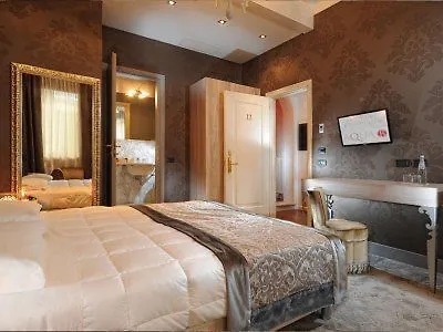 Otel Aqua B 4*